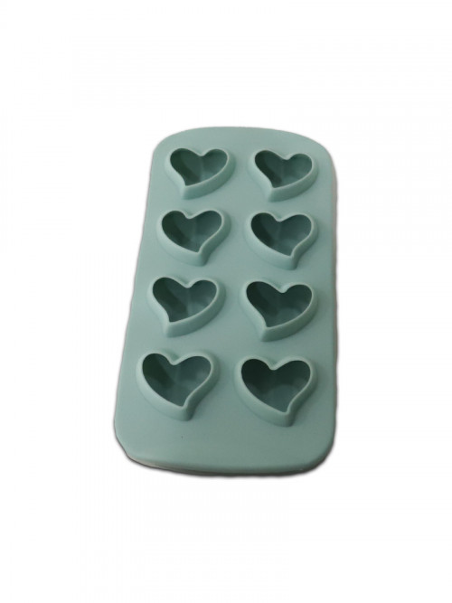 Heart-shaped ice cubes 8 green silicon grains